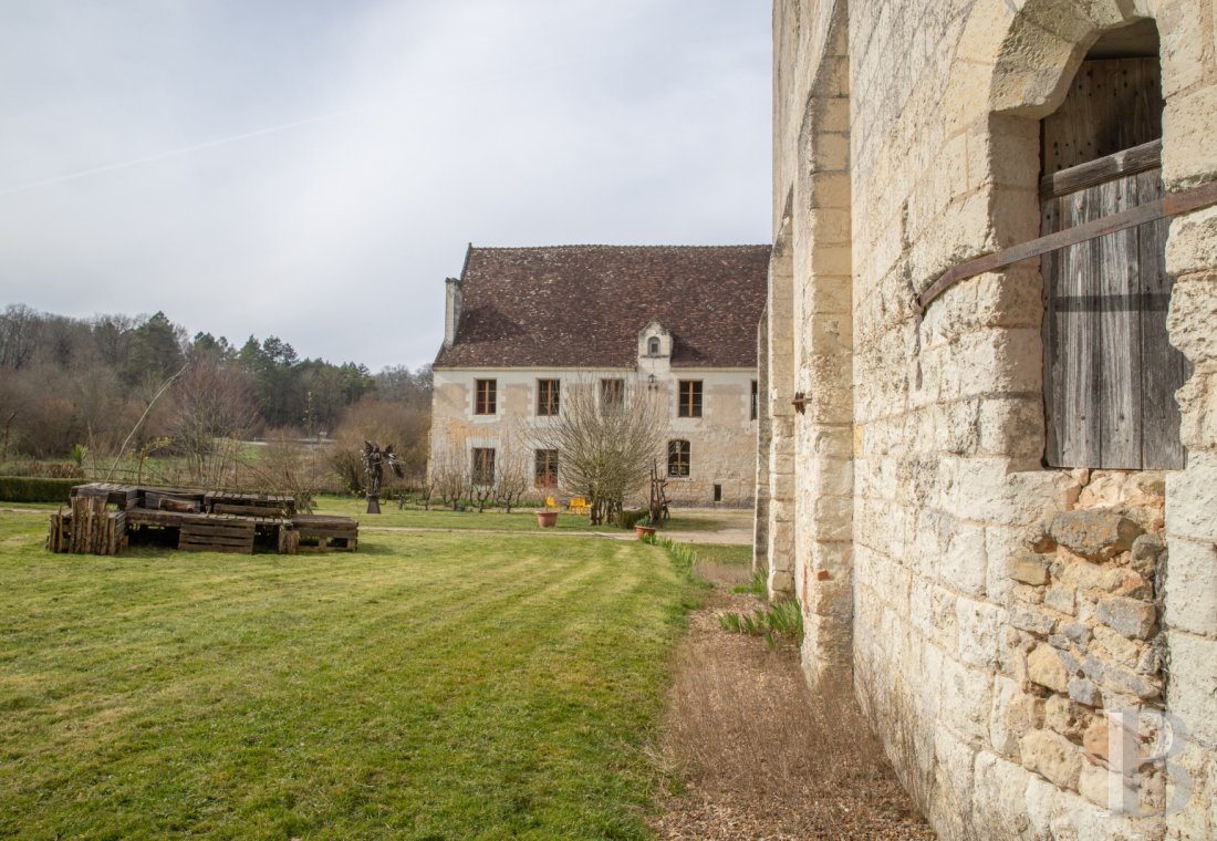 En Touraine, près de Loches, un ancien château-monastère et son domaine de 150 hectares - photo  n°31